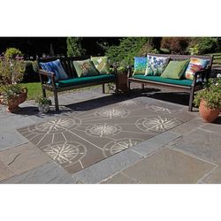 Liora Manne Frontporch 3.5 ft. W X 5.5 ft. L Gray Novelty Polyester Accent Rug