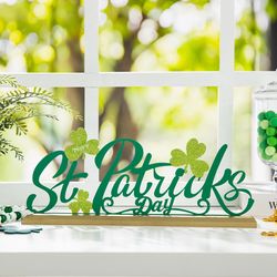 Glitzhome St. Patrick's Day Table Decor Metal 1 pc