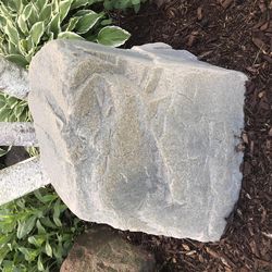 DekoRRa Products Gray Polyethylene 25 in. H X 27 in. L X 21 in. W Artificial Landscape Enclosure Out
