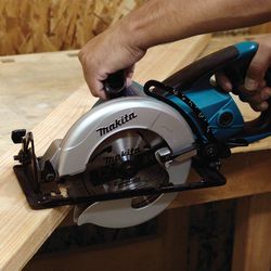 Makita 15 amps 7-1/4 in. Corded Hypoid Saw