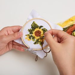 Kikkerland Mini Cross Stitch Sunflower Embroidery Kit Cotton/Polyester Fabric 1 pk
