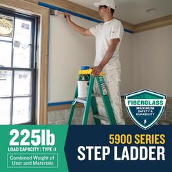 Werner 8 ft. H Fiberglass Step Ladder Type II 225 lb. cap.