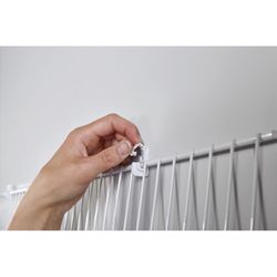 Rubbermaid 8.6 in. H X 7 in. W X .5 in. L Plastic Clip