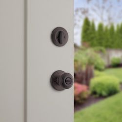 Kwikset Cove SmartKey Security Traditional Venetian Bronze Deadbolt and Entry Door Knob KW1 1-3/4 in