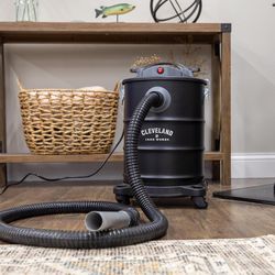 Cleveland Iron Works AV65GALB 6.5 gal Corded Ash Vacuum 110 V 5.5 HP