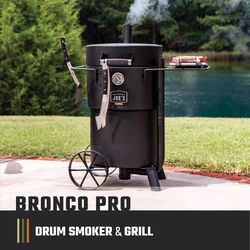 Oklahoma Joe's Bronco Charcoal/Wood Drum Smoker Black