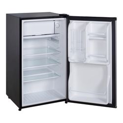Magic Chef 3.5 cc Stainless Steel Mini Refrigerator 100 W
