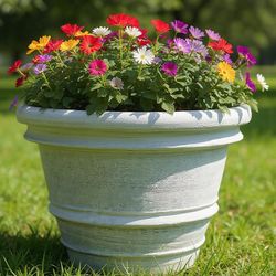Grosfillex Resin Planter Cotton