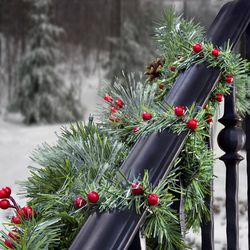 Haute Decor Garland Noble Pine with Berries Reusable Ties 1 pk