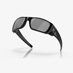 Oakley Fuel Cell Sunglasses Unisex Matte Black Frame Gray Lens