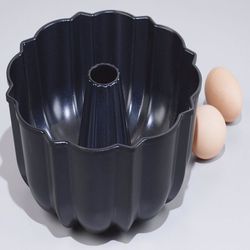 Nordic Ware 10.38 in. W X 10.38 in. L Cake Pan Black 1