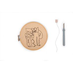 Kikkerland Cat Punch Needle Kit Bamboo/ Iron/ Steel/ ABS/ Cotton Fabric/ Acrylic Yarn 1 pk