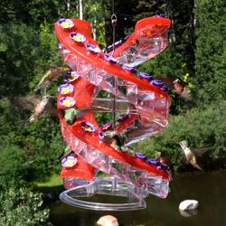 Cascade Hummingbird 23.5 fl. oz. Polypropylene DNA Amethyst Nectar Bird Feeder 32 ports